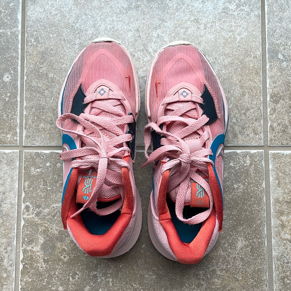 Nike athletic shoe - size 4 youth